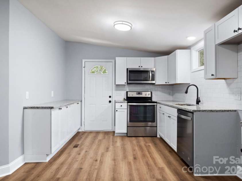 79 May Street, Gastonia, NC 28052.  MLS# CAR4300555, YatesRealty ID 2955. 