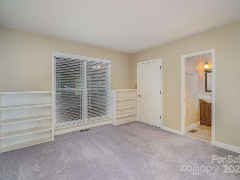 140 Rustic Way Lane, Mooresville, NC 28117.  MLS# CAR4272092, YatesRealty ID 29551. 
