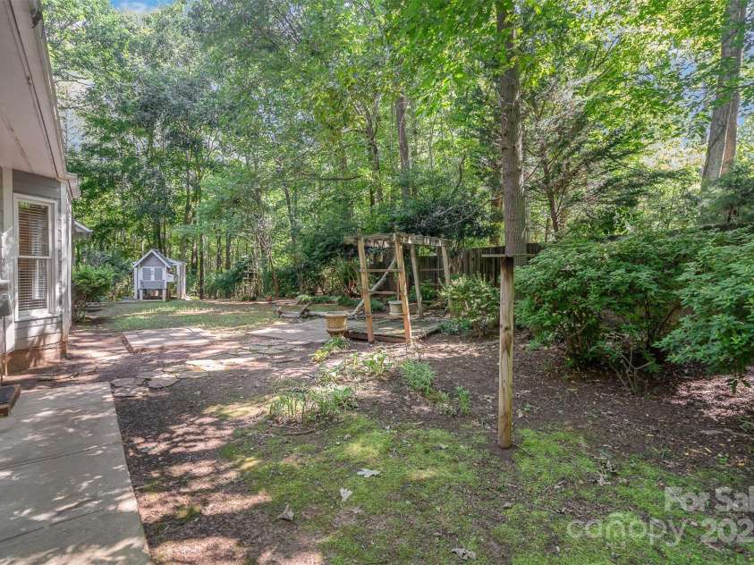 140 Rustic Way Lane, Mooresville, NC 28117.  MLS# CAR4272092, YatesRealty ID 29551. 