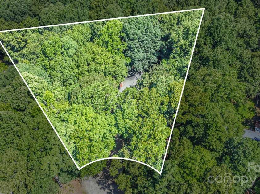 140 Rustic Way Lane, Mooresville, NC 28117.  MLS# CAR4272092, YatesRealty ID 29551. 