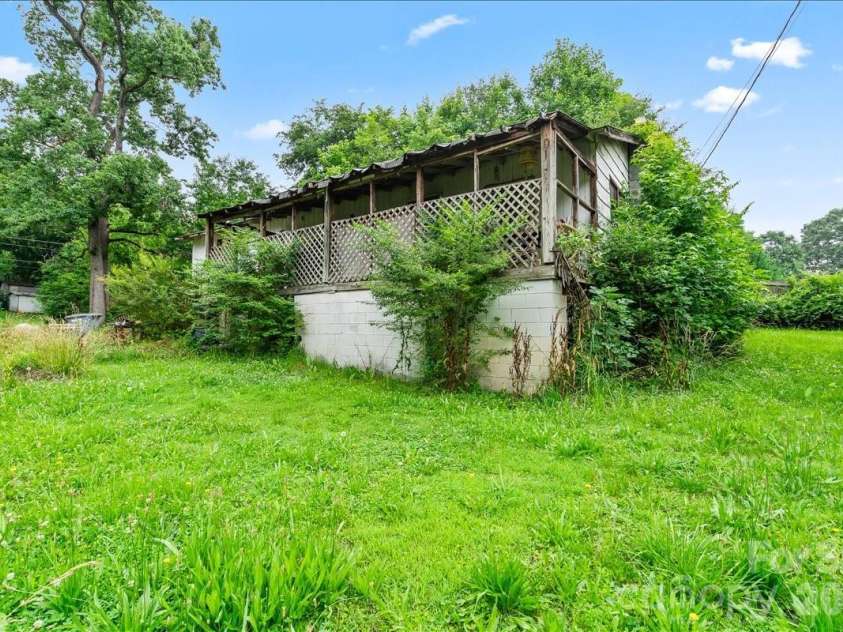 668 Childers Street, Belmont, NC 28012.  MLS# CAR4416358, YatesRealty ID 29551. 