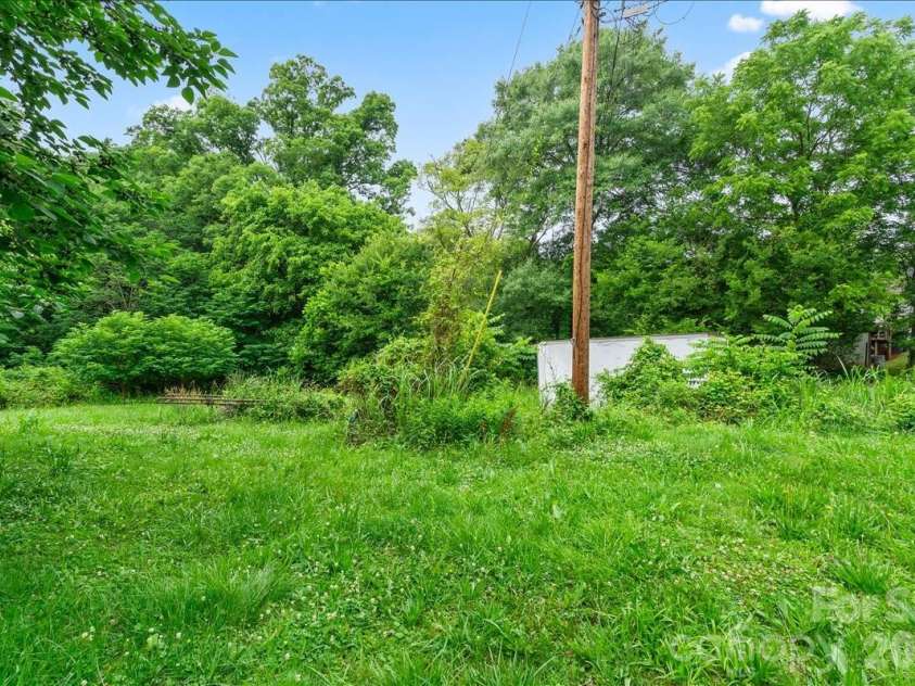 668 Childers Street, Belmont, NC 28012.  MLS# CAR4416358, YatesRealty ID 29551. 
