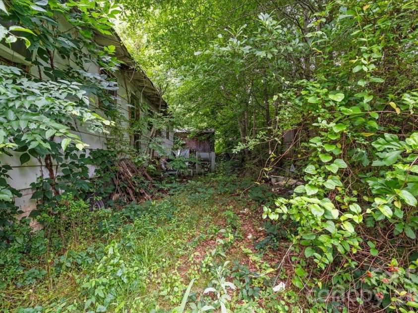 668 Childers Street, Belmont, NC 28012.  MLS# CAR4416358, YatesRealty ID 29551. 