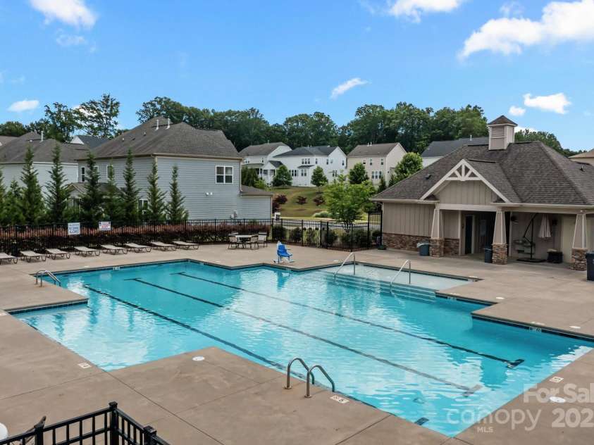 9426 Hightower Oak Street, Huntersville, NC 28078.  MLS# CAR4279151, YatesRealty ID 29552. Cobblestone Manor amenities