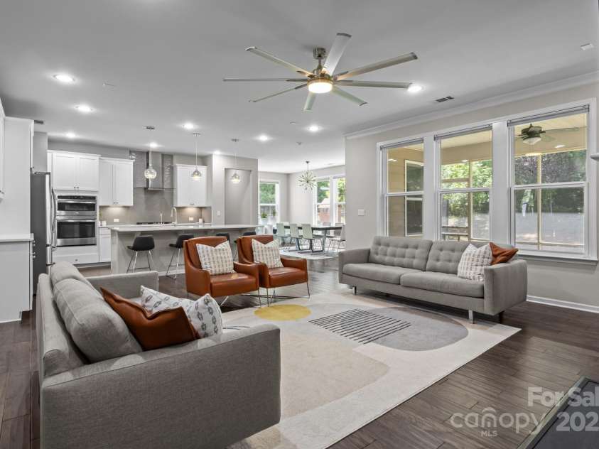 9426 Hightower Oak Street, Huntersville, NC 28078.  MLS# CAR4279151, YatesRealty ID 29552. Huge open layout 