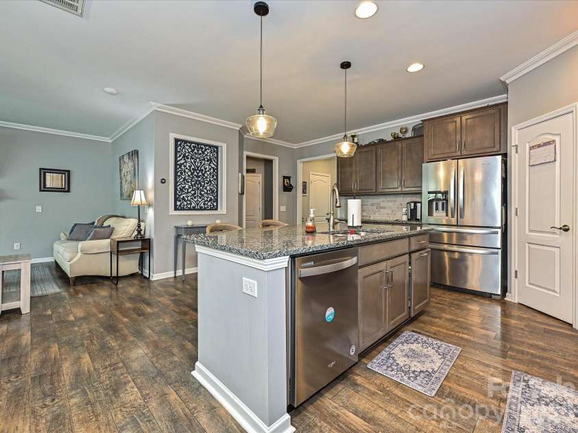 2614 Lochview Street, Fort Mill, SC 29715.  MLS# CAR4380385, YatesRealty ID 29553. Kitchen
