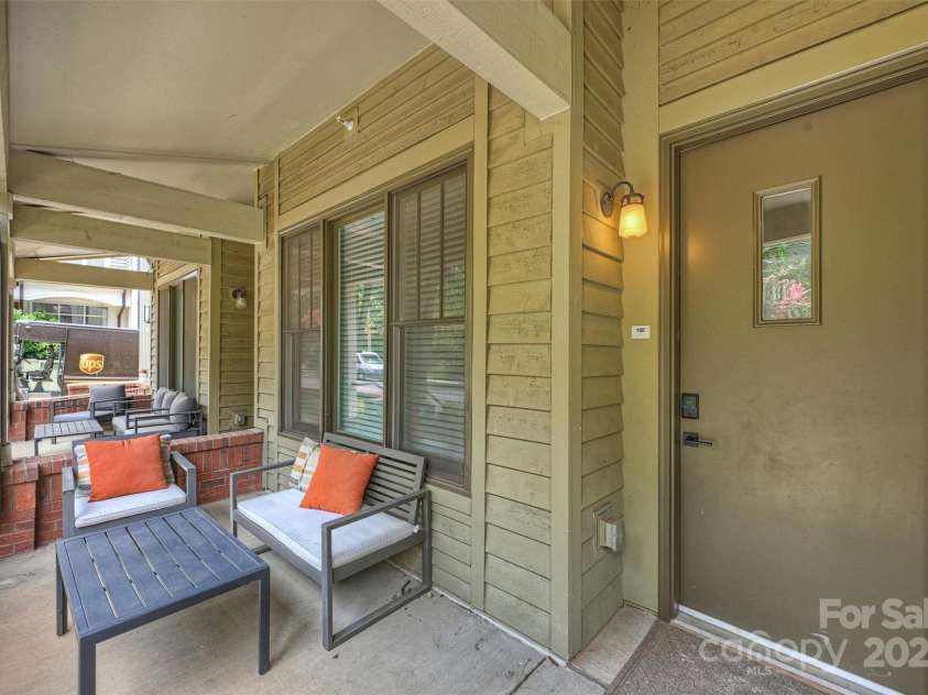 317 Tremont Avenue, Charlotte, NC 28203.  MLS# CAR4279625, YatesRealty ID 29553. 