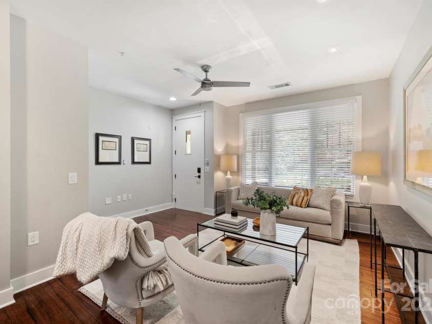 317 Tremont Avenue, Charlotte, NC 28203.  MLS# CAR4279625, YatesRealty ID 29553. 