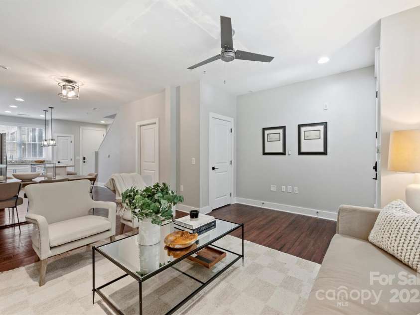 317 Tremont Avenue, Charlotte, NC 28203.  MLS# CAR4279625, YatesRealty ID 29553. 