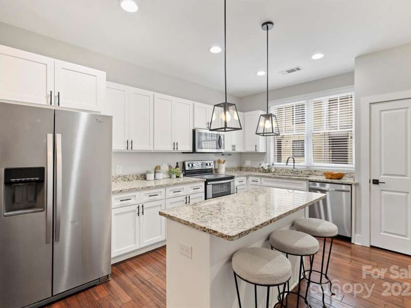 317 Tremont Avenue, Charlotte, NC 28203.  MLS# CAR4279625, YatesRealty ID 29553. 