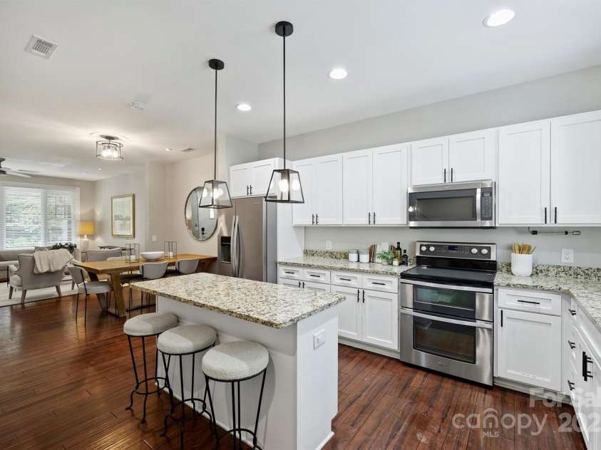 317 Tremont Avenue, Charlotte, NC 28203.  MLS# CAR4279625, YatesRealty ID 29553. 