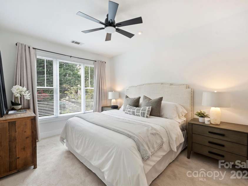 317 Tremont Avenue, Charlotte, NC 28203.  MLS# CAR4279625, YatesRealty ID 29553. 