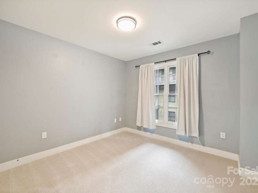 317 Tremont Avenue, Charlotte, NC 28203.  MLS# CAR4279625, YatesRealty ID 29553. 