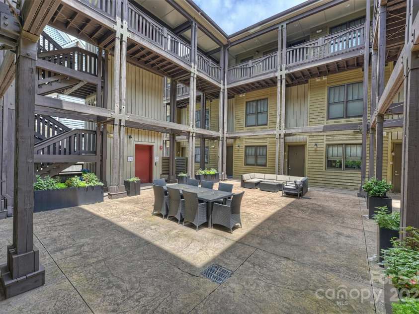 317 Tremont Avenue, Charlotte, NC 28203.  MLS# CAR4279625, YatesRealty ID 29553. 