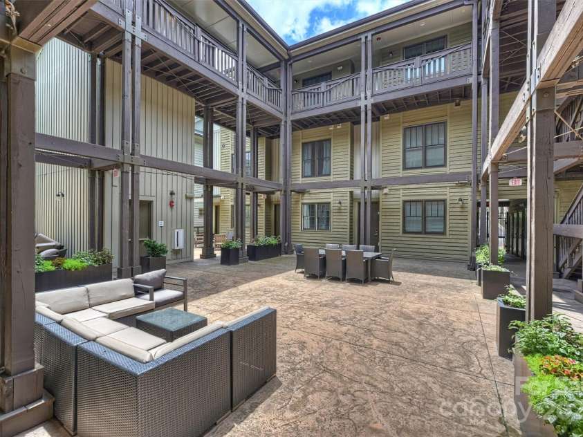 317 Tremont Avenue, Charlotte, NC 28203.  MLS# CAR4279625, YatesRealty ID 29553. 