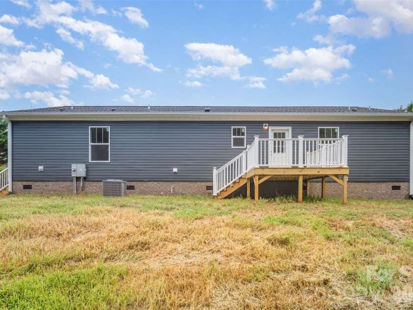 110 Ashland Court, Shelby, NC 28150.  MLS# CAR4266609, YatesRealty ID 29554. 