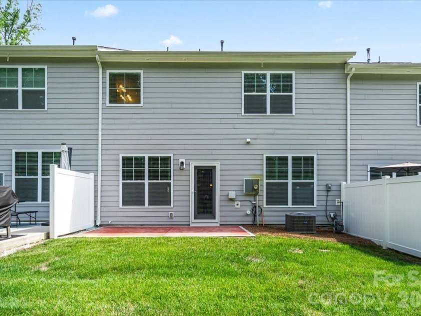 6040 Artigas Drive, Fort Mill, SC 29707.  MLS# CAR4390680, YatesRealty ID 29555. Imagine this fenced in!