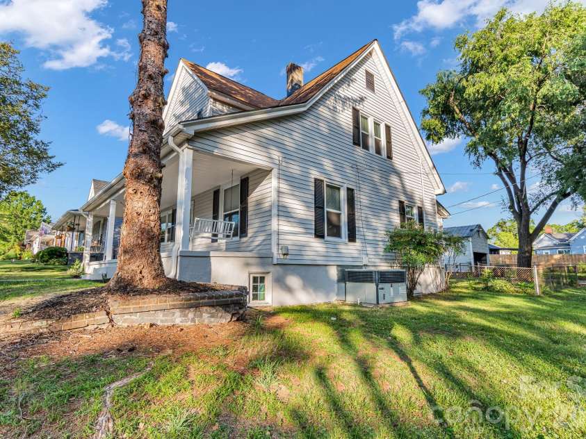 611 Carolina Avenue, Spencer, NC 28159.  MLS# CAR4388141, YatesRealty ID 29556. 