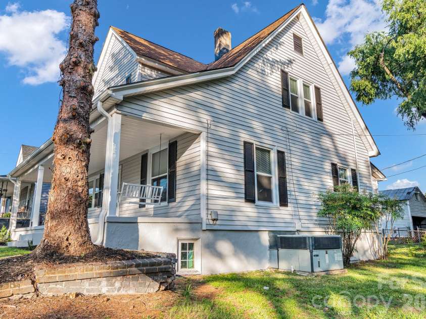 611 Carolina Avenue, Spencer, NC 28159.  MLS# CAR4388141, YatesRealty ID 29556. 