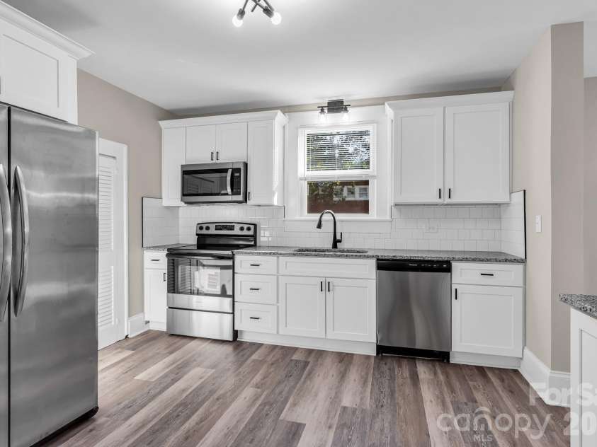 611 Carolina Avenue, Spencer, NC 28159.  MLS# CAR4388141, YatesRealty ID 29556. 