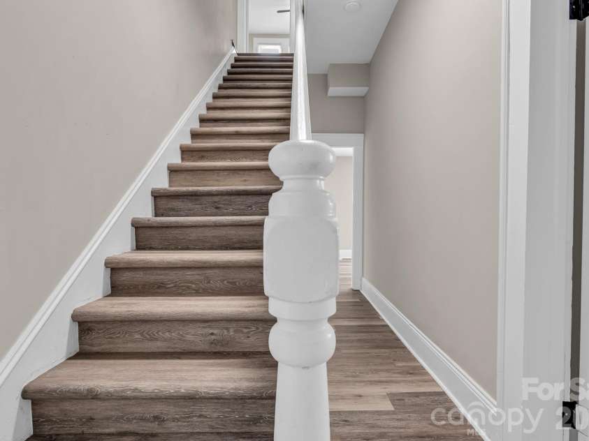 611 Carolina Avenue, Spencer, NC 28159.  MLS# CAR4388141, YatesRealty ID 29556. 