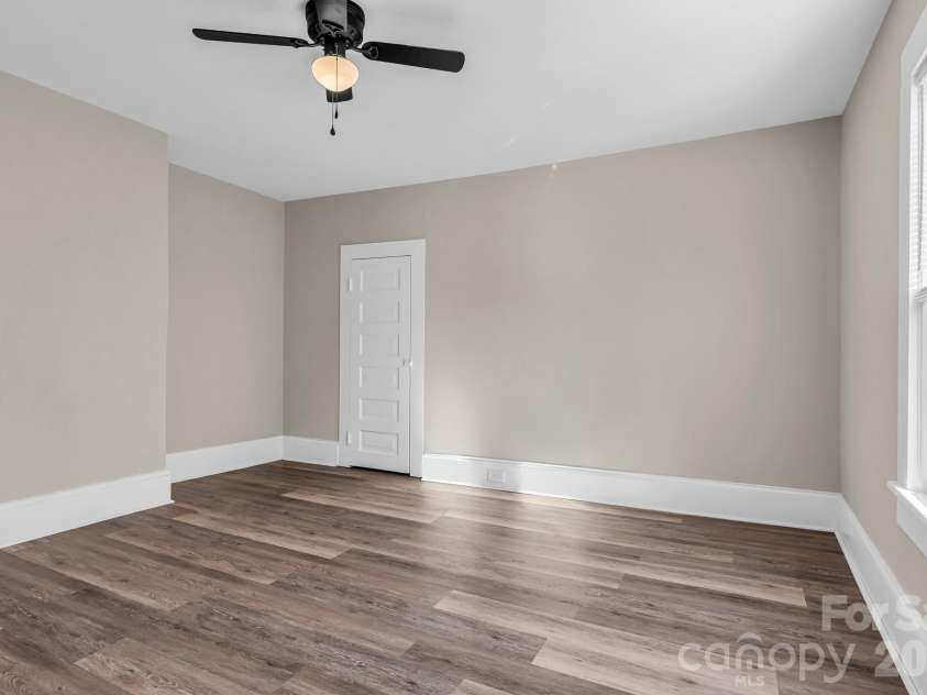 611 Carolina Avenue, Spencer, NC 28159.  MLS# CAR4388141, YatesRealty ID 29556. 