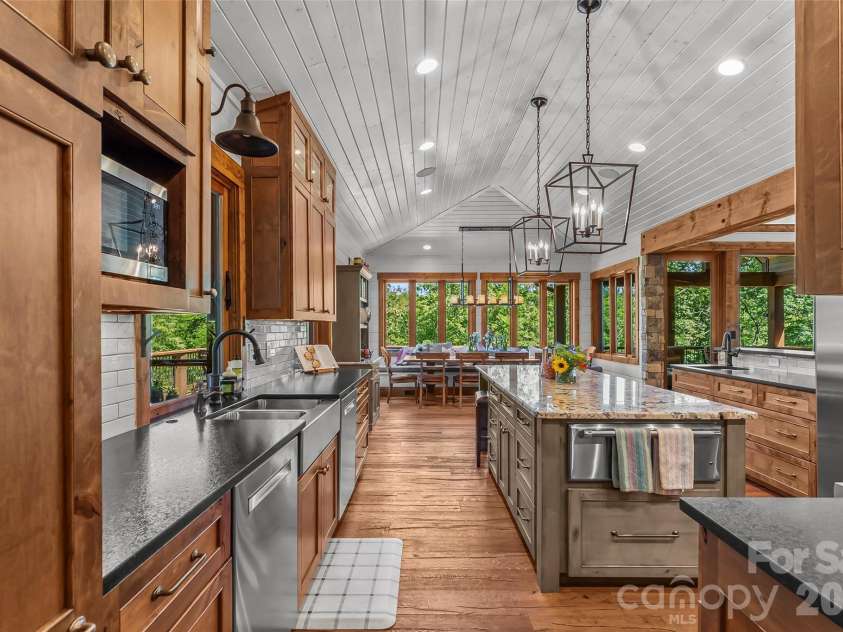2087 Firestone Trail, Nebo, NC 28761.  MLS# CAR4390995, YatesRealty ID 29557. 