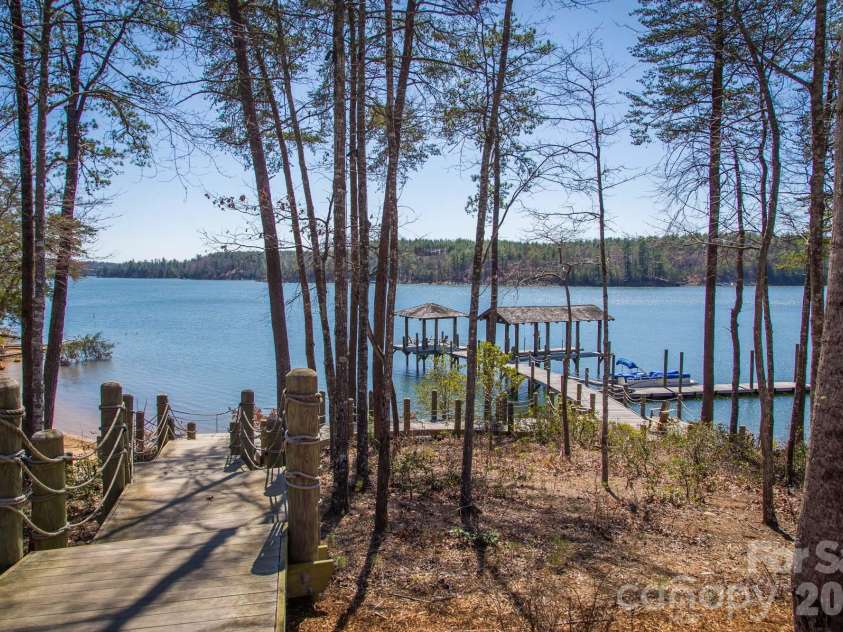 2087 Firestone Trail, Nebo, NC 28761.  MLS# CAR4390995, YatesRealty ID 29557. Kayaks and standup paddle boards for member use