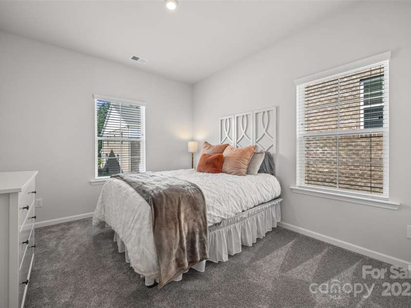 5216 Kinsbridge Drive, Mint Hill, NC 28227.  MLS# CAR4284581, YatesRealty ID 29559. Bedroom