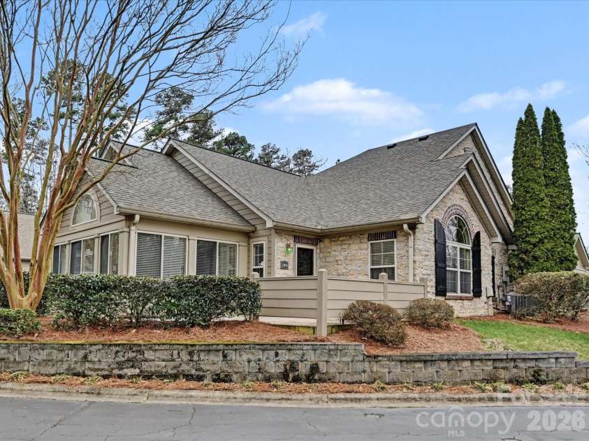 2804 Polo Club Boulevard, Matthews, NC 28105.  MLS# CAR4352515, YatesRealty ID 2956. 
