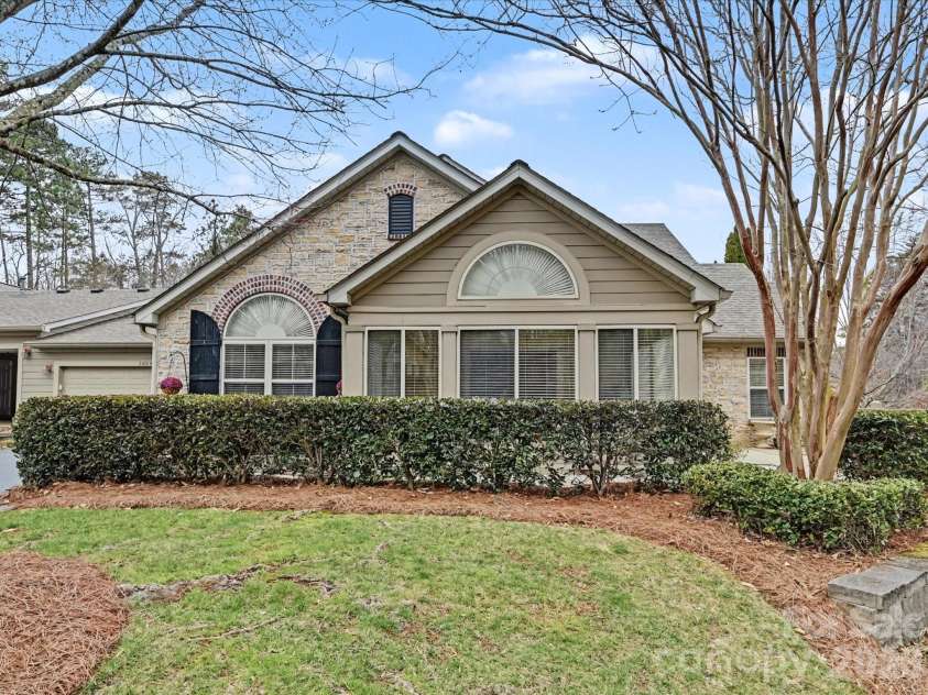 2804 Polo Club Boulevard, Matthews, NC 28105.  MLS# CAR4352515, YatesRealty ID 2956. 