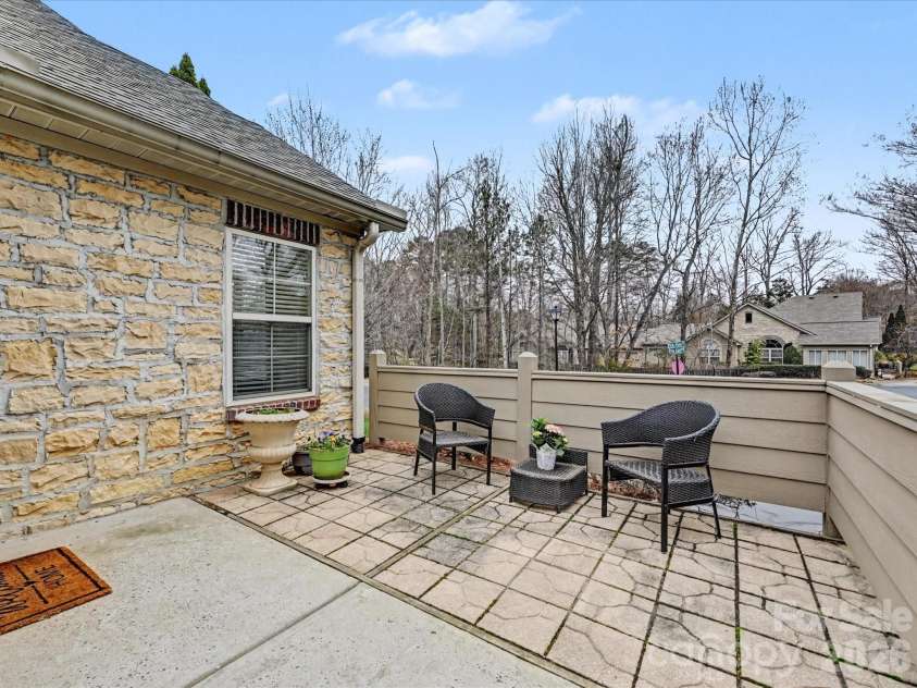 2804 Polo Club Boulevard, Matthews, NC 28105.  MLS# CAR4352515, YatesRealty ID 2956. 