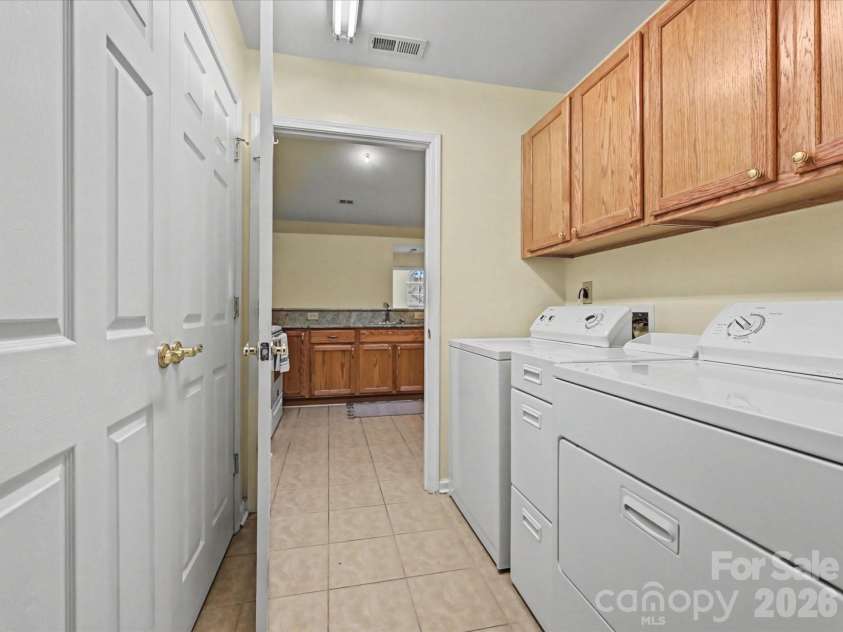 2804 Polo Club Boulevard, Matthews, NC 28105.  MLS# CAR4352515, YatesRealty ID 2956. 