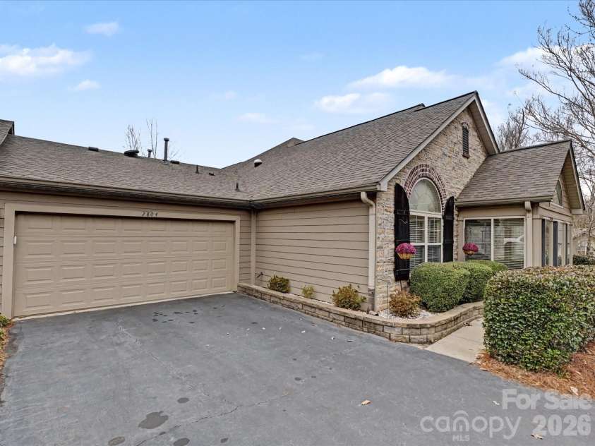 2804 Polo Club Boulevard, Matthews, NC 28105.  MLS# CAR4352515, YatesRealty ID 2956. 