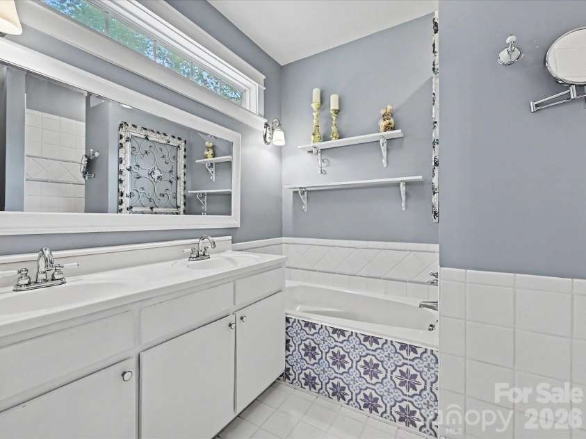 186 Valley 1 Drive, Winnsboro, SC 29180.  MLS# CAR4379312, YatesRealty ID 29560. Primary Bath