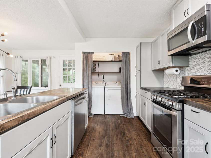 7210 Tuckaseegee Road, Charlotte, NC 28214.  MLS# CAR4285977, YatesRealty ID 29560. 