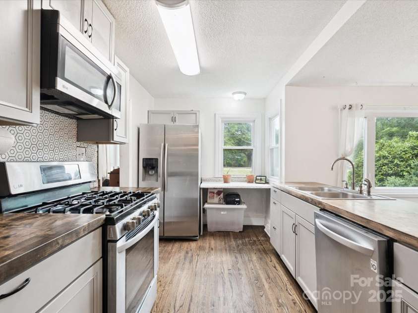 7210 Tuckaseegee Road, Charlotte, NC 28214.  MLS# CAR4285977, YatesRealty ID 29560. 