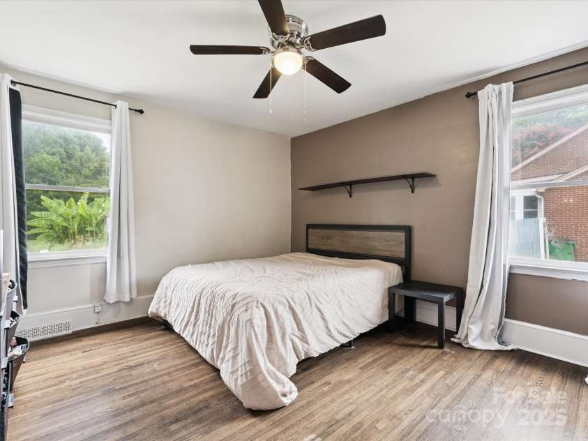 7210 Tuckaseegee Road, Charlotte, NC 28214.  MLS# CAR4285977, YatesRealty ID 29560. 