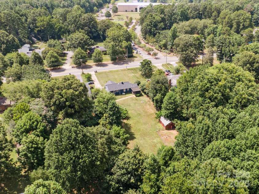 7210 Tuckaseegee Road, Charlotte, NC 28214.  MLS# CAR4285977, YatesRealty ID 29560. 