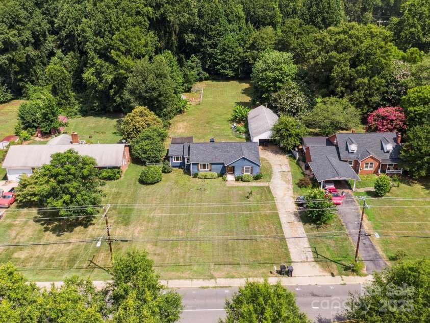 7210 Tuckaseegee Road, Charlotte, NC 28214.  MLS# CAR4285977, YatesRealty ID 29560. 