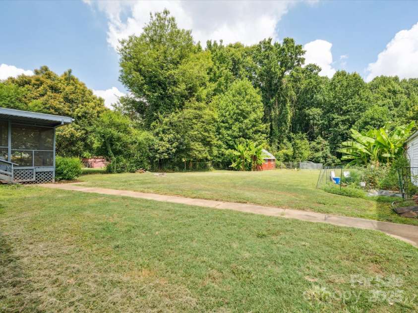 7210 Tuckaseegee Road, Charlotte, NC 28214.  MLS# CAR4285977, YatesRealty ID 29560. 