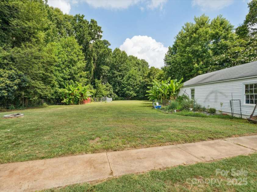 7210 Tuckaseegee Road, Charlotte, NC 28214.  MLS# CAR4285977, YatesRealty ID 29560. 