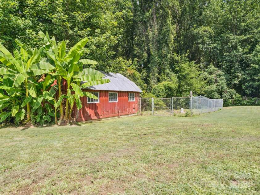 7210 Tuckaseegee Road, Charlotte, NC 28214.  MLS# CAR4285977, YatesRealty ID 29560. 