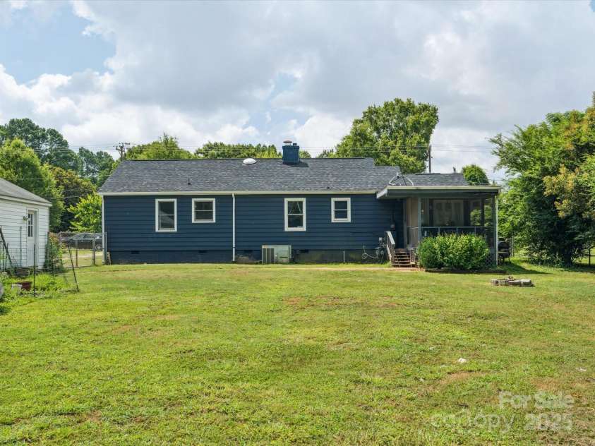 7210 Tuckaseegee Road, Charlotte, NC 28214.  MLS# CAR4285977, YatesRealty ID 29560. 