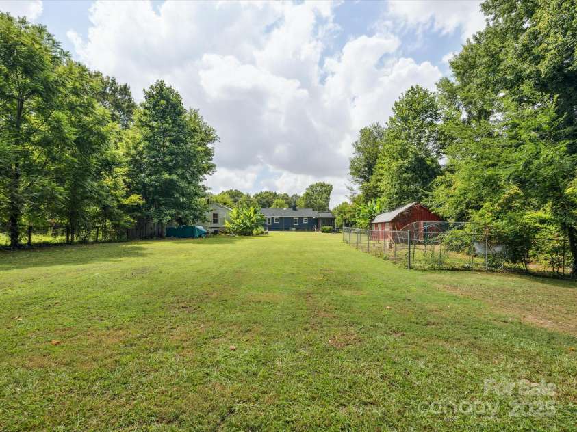 7210 Tuckaseegee Road, Charlotte, NC 28214.  MLS# CAR4285977, YatesRealty ID 29560. 