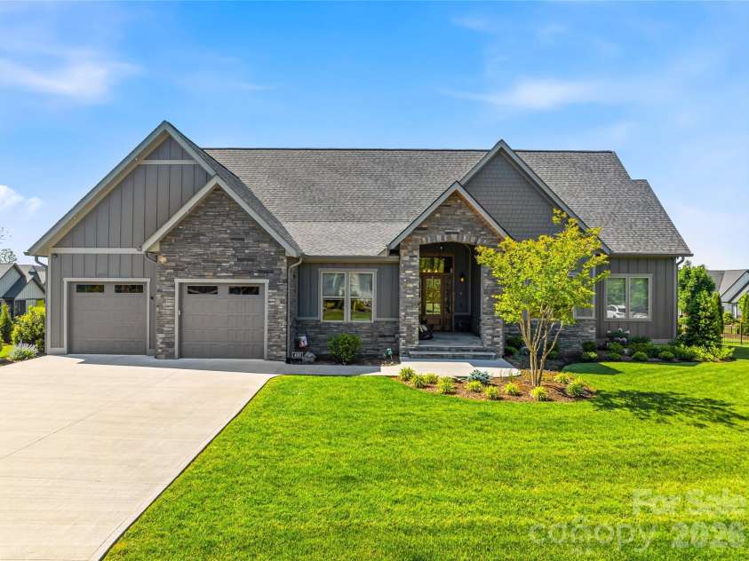 400 Samuel Drive, Mills River, NC 28759.  MLS# CAR4370587, YatesRealty ID 29561. 