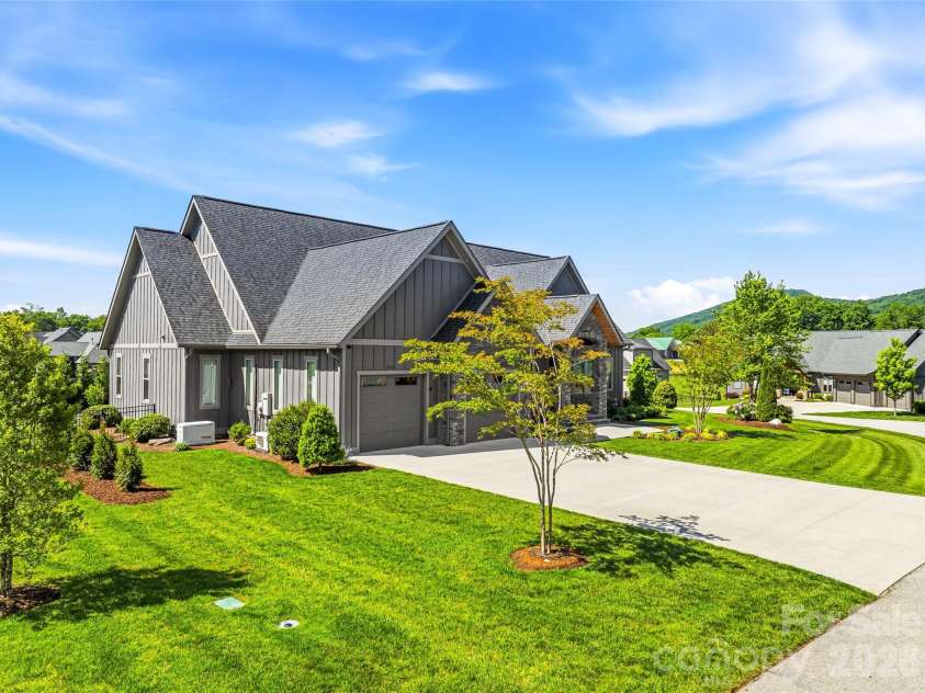 400 Samuel Drive, Mills River, NC 28759.  MLS# CAR4370587, YatesRealty ID 29561. 