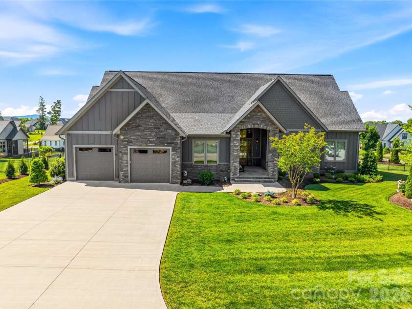400 Samuel Drive, Mills River, NC 28759.  MLS# CAR4370587, YatesRealty ID 29561. 