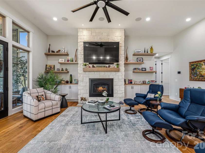 400 Samuel Drive, Mills River, NC 28759.  MLS# CAR4370587, YatesRealty ID 29561. 