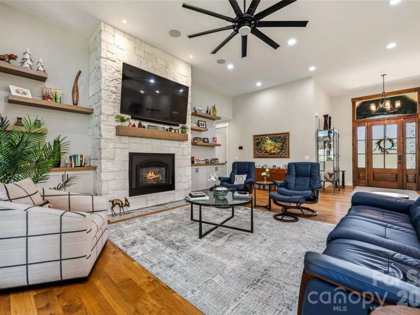 400 Samuel Drive, Mills River, NC 28759.  MLS# CAR4370587, YatesRealty ID 29561. 